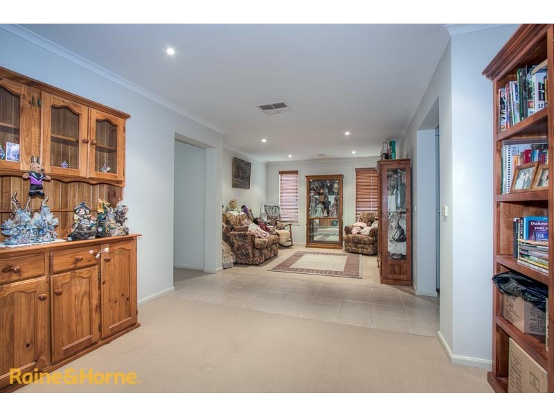 8 Frontignac Court, Sunbury VIC 3429