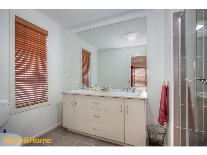 8 Frontignac Court, Sunbury VIC 3429