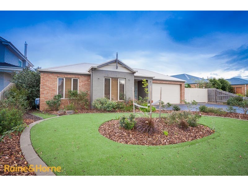 8 Frontignac Court, Sunbury VIC 3429