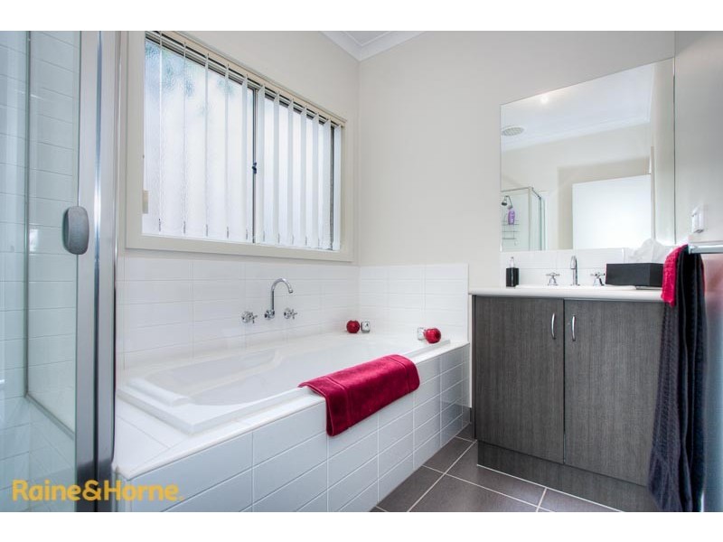 24a Keith Avenue, Sunbury VIC 3429