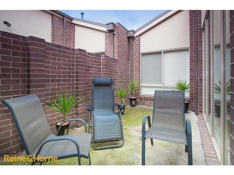 24a Keith Avenue, Sunbury VIC 3429