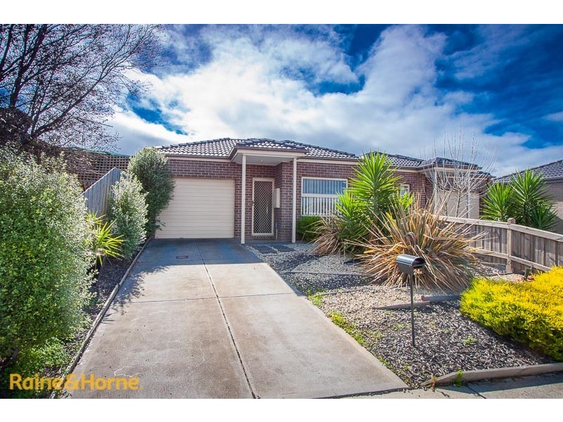 24a Keith Avenue, Sunbury VIC 3429