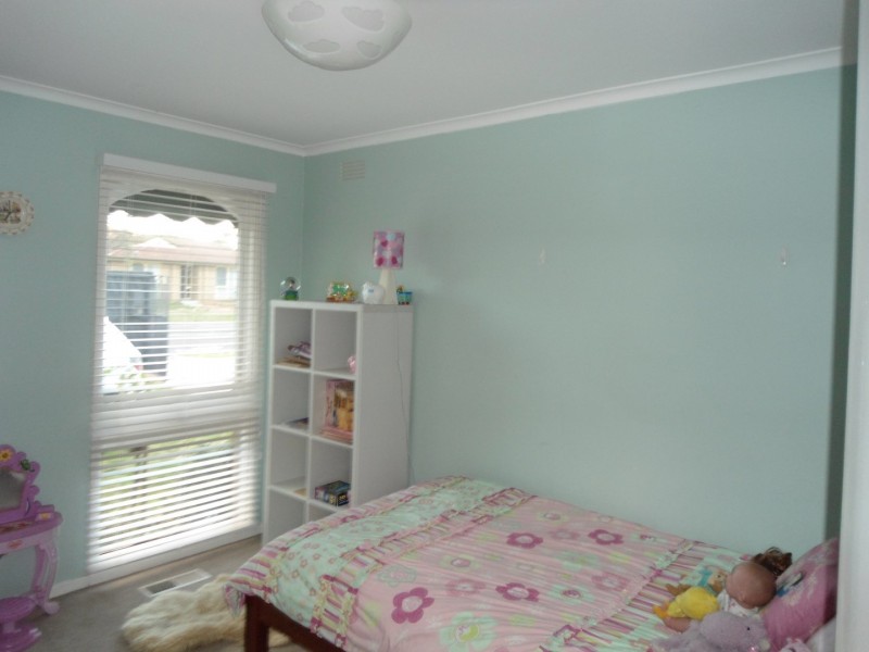 44 HEYSEN DRIVE, Sunbury VIC 3429