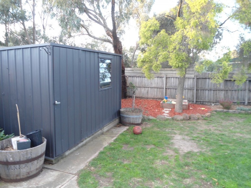 44 HEYSEN DRIVE, Sunbury VIC 3429