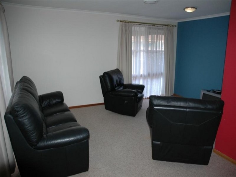 17 DUNROSSIL DRIVE, Sunbury VIC 3429