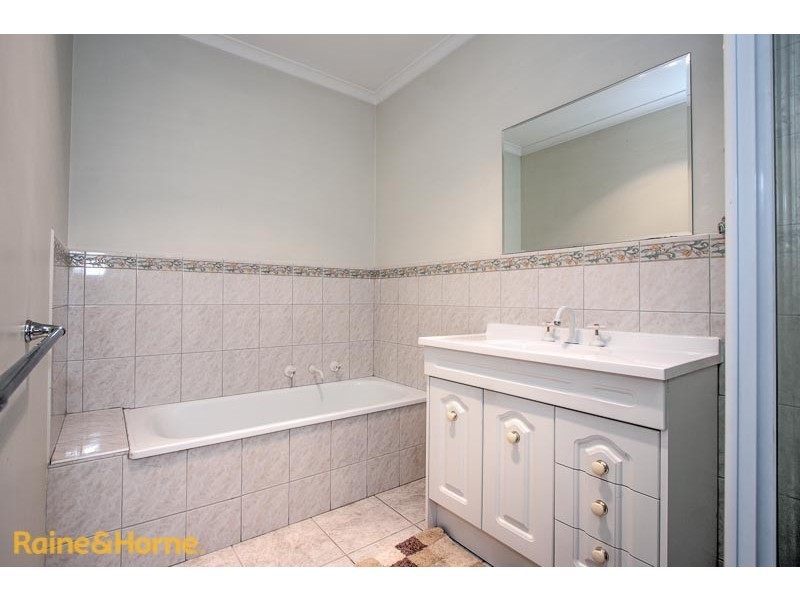 2/54 Station Street, Sunbury VIC 3429