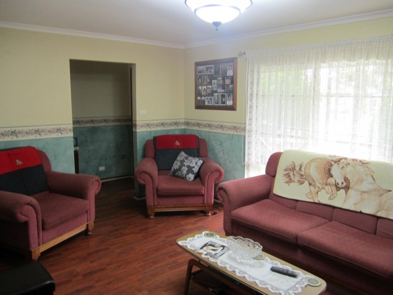 24 GLENEAGLES DRIVE, Sunbury VIC 3429