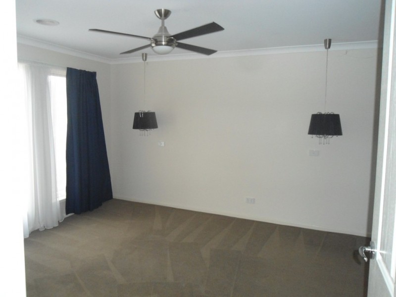 4 AGAR PLACE, Sunbury VIC 3429