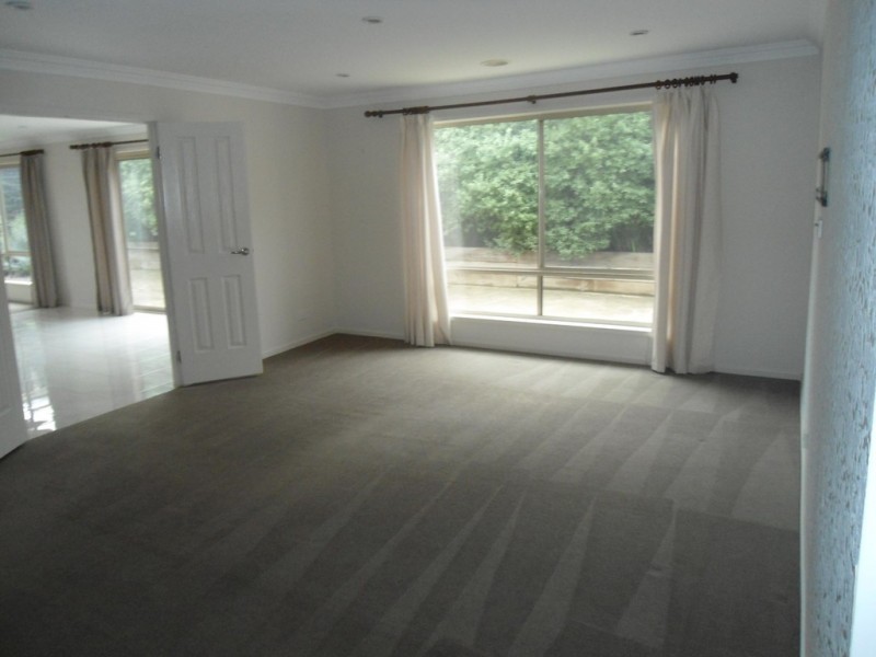 4 AGAR PLACE, Sunbury VIC 3429