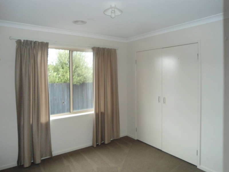 4 AGAR PLACE, Sunbury VIC 3429