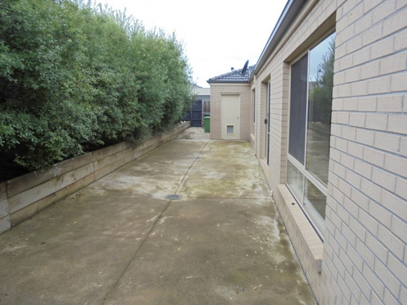 4 AGAR PLACE, Sunbury VIC 3429