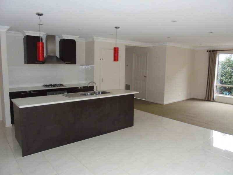 4 AGAR PLACE, Sunbury VIC 3429