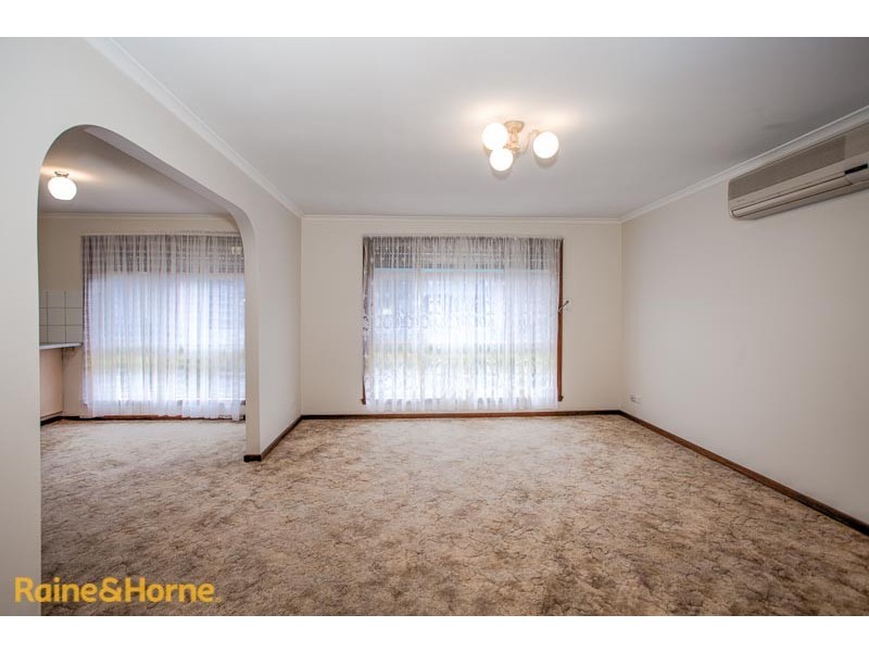 2/49 Station Street, Sunbury VIC 3429