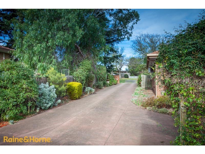 2/49 Station Street, Sunbury VIC 3429