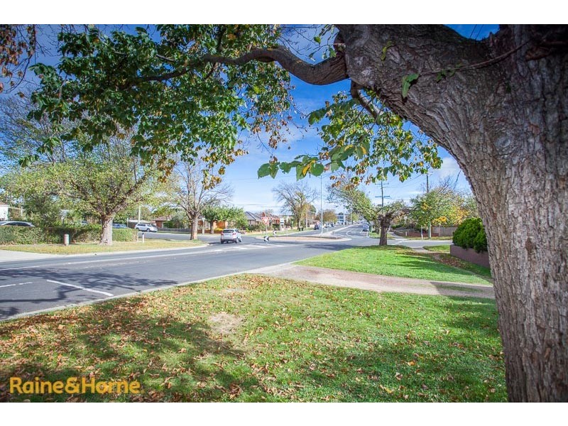 2/49 Station Street, Sunbury VIC 3429