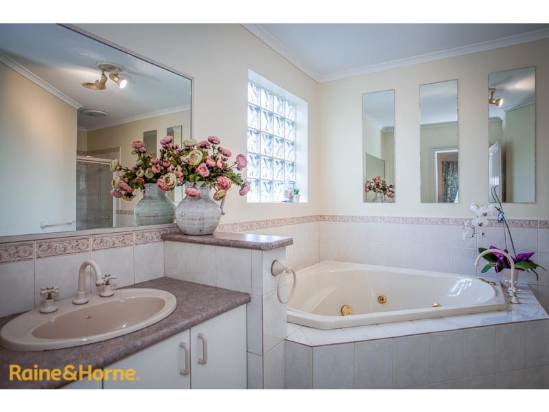 38 Balmoral Circuit, Sunbury VIC 3429