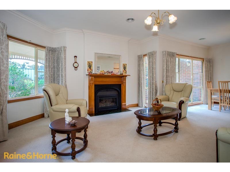 208 Riddell Road, Sunbury VIC 3429