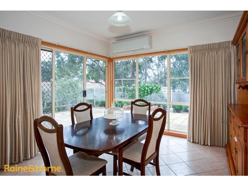 208 Riddell Road, Sunbury VIC 3429