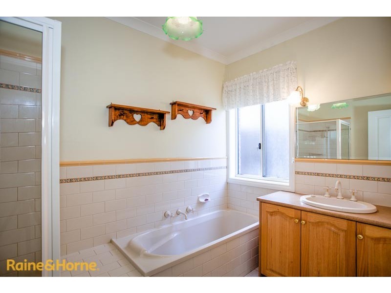 20 Dadswell Court, Sunbury VIC 3429