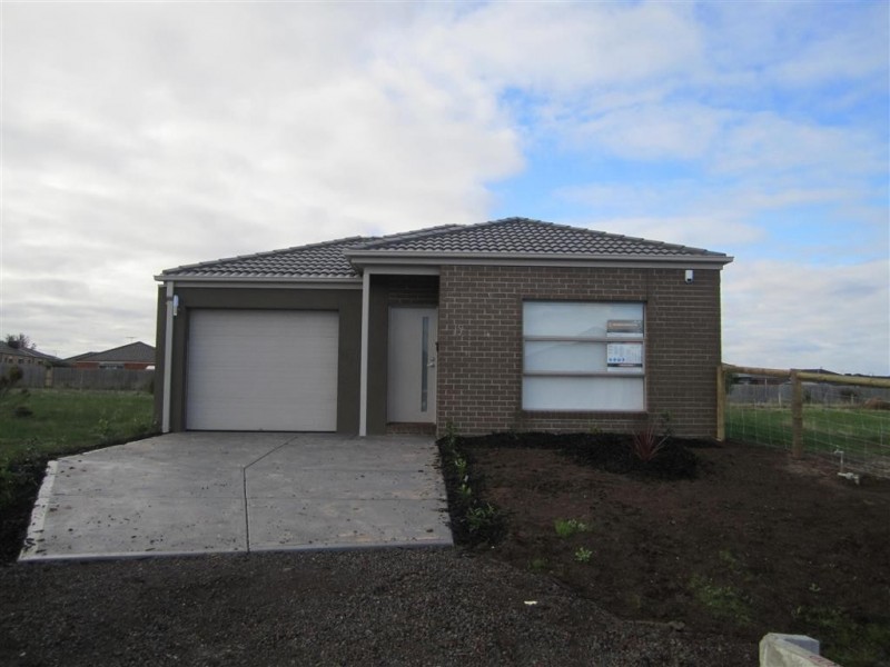 10 DARRYN COURT, Sunbury VIC 3429