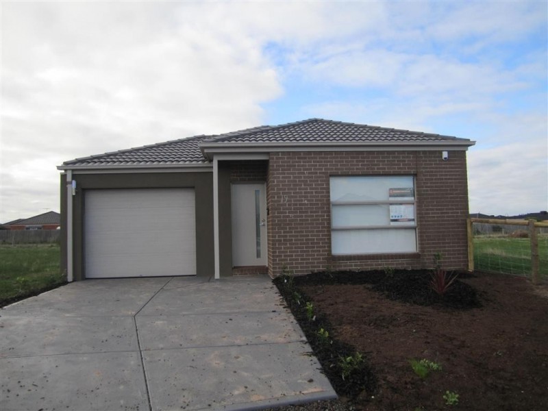 10 DARRYN COURT, Sunbury VIC 3429