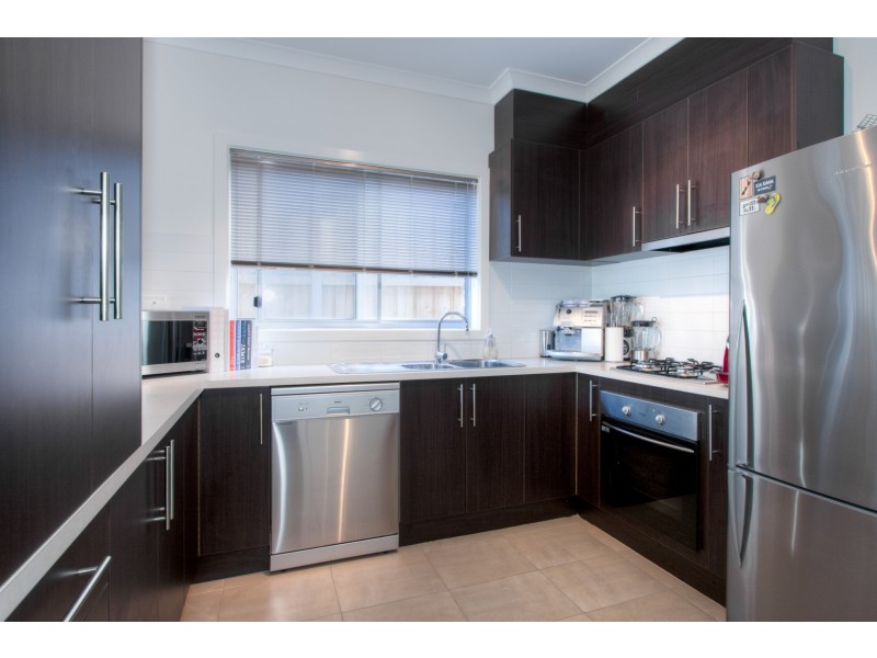 2/40 LALOR CRESCENT, Sunbury VIC 3429