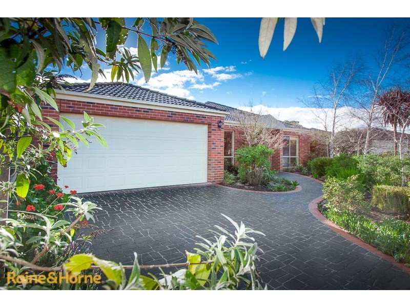 16 Daly Close, Sunbury VIC 3429