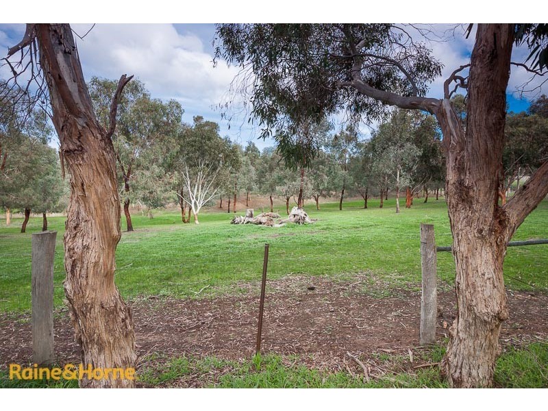 555 Settlement Road, Sunbury VIC 3429