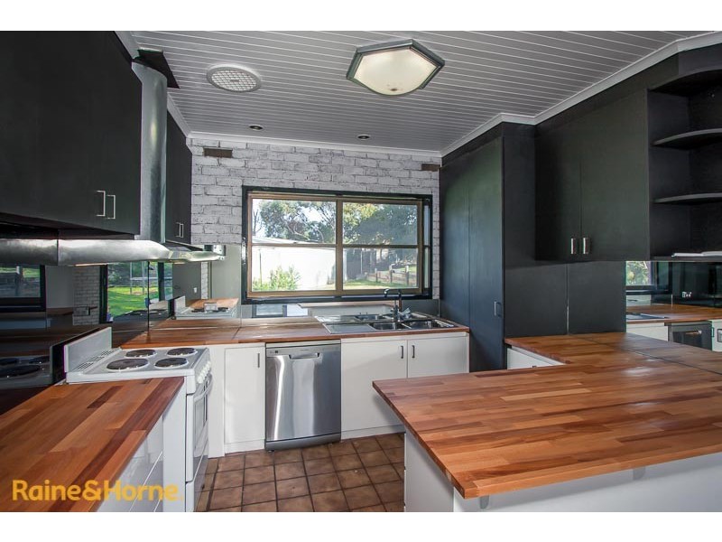 555 Settlement Road, Sunbury VIC 3429