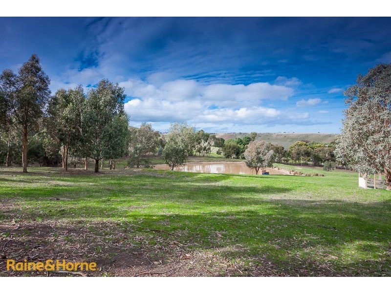555 Settlement Road, Sunbury VIC 3429