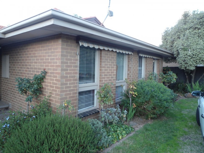 44 HEYSEN DRIVE, Sunbury VIC 3429