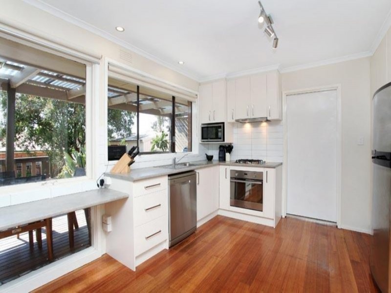 44 HEYSEN DRIVE, Sunbury VIC 3429