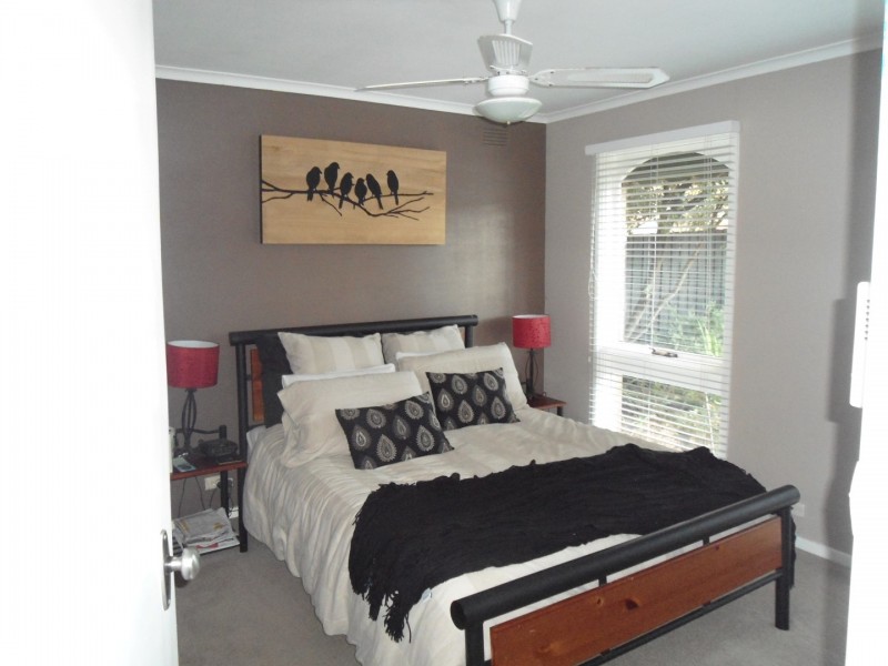 44 HEYSEN DRIVE, Sunbury VIC 3429