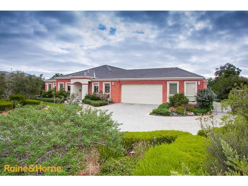18 Berrydale Road, Sunbury VIC 3429