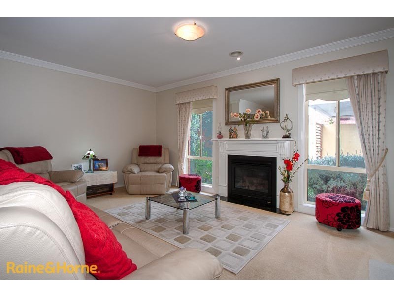 18 Berrydale Road, Sunbury VIC 3429