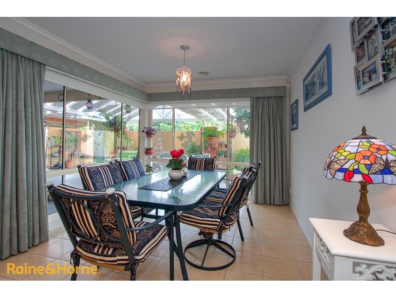 18 Berrydale Road, Sunbury VIC 3429