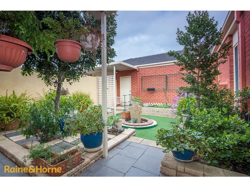 18 Berrydale Road, Sunbury VIC 3429