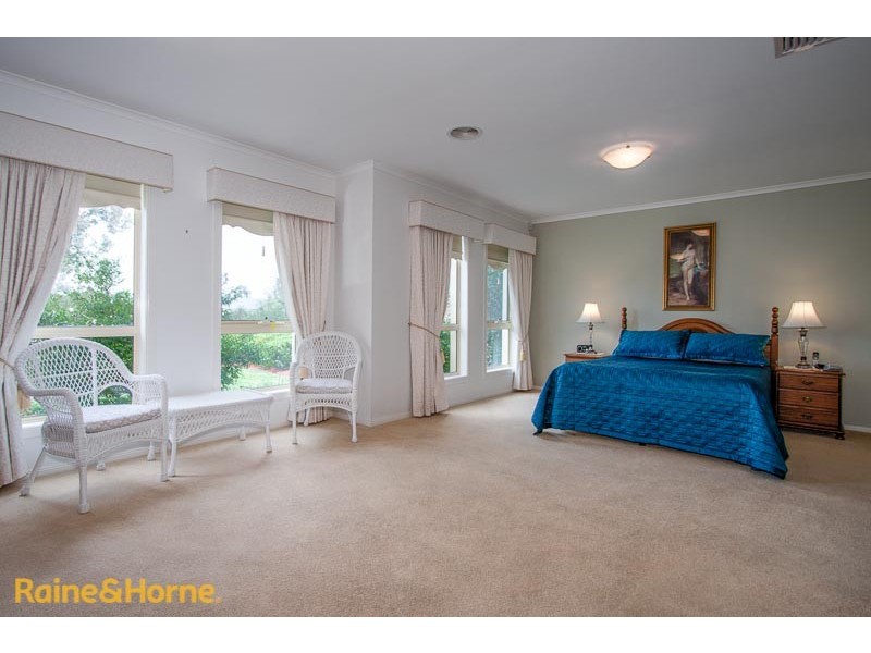 18 Berrydale Road, Sunbury VIC 3429