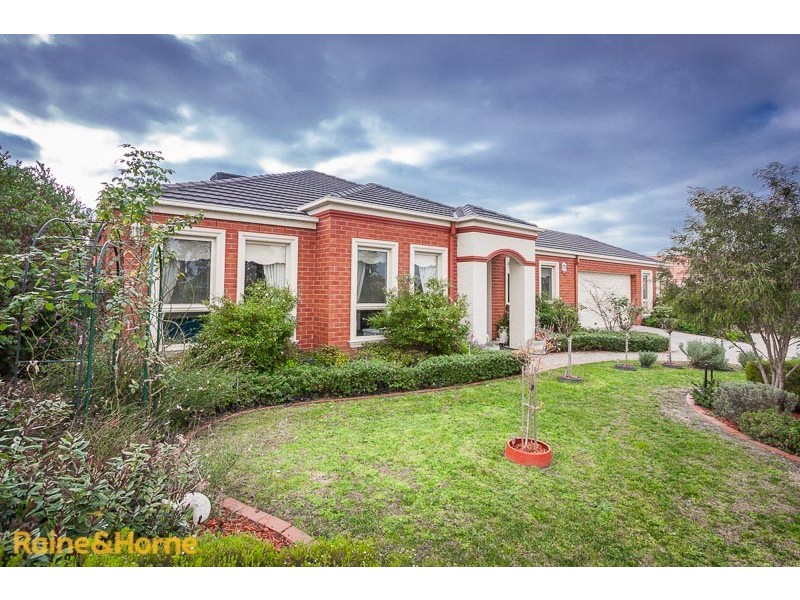 18 Berrydale Road, Sunbury VIC 3429