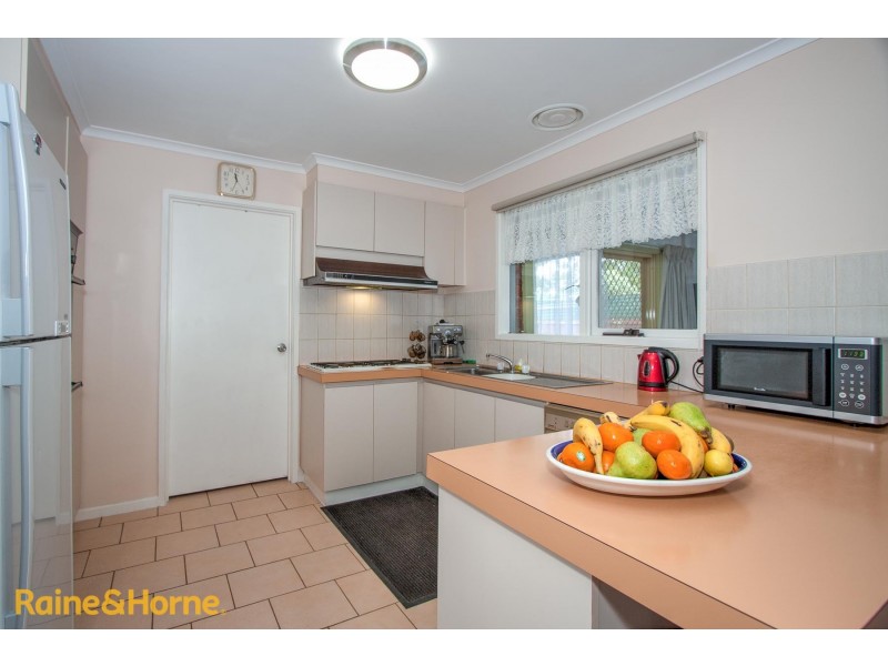 36 Muirfield Drive, Sunbury VIC 3429
