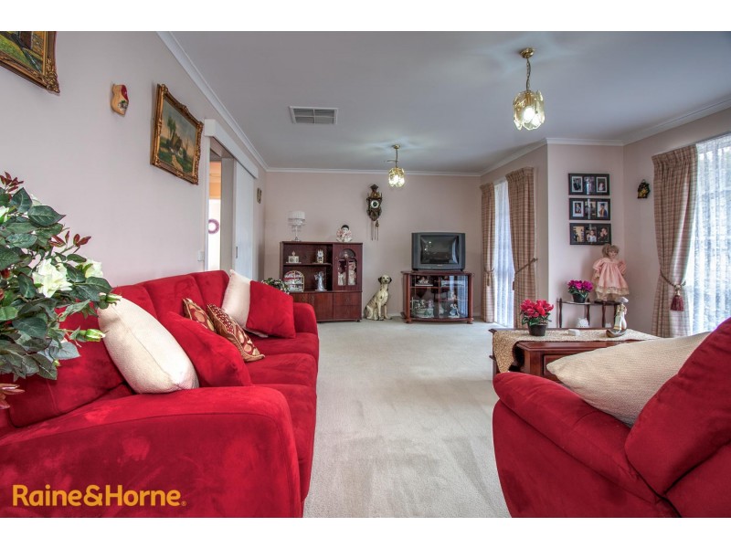 36 Muirfield Drive, Sunbury VIC 3429