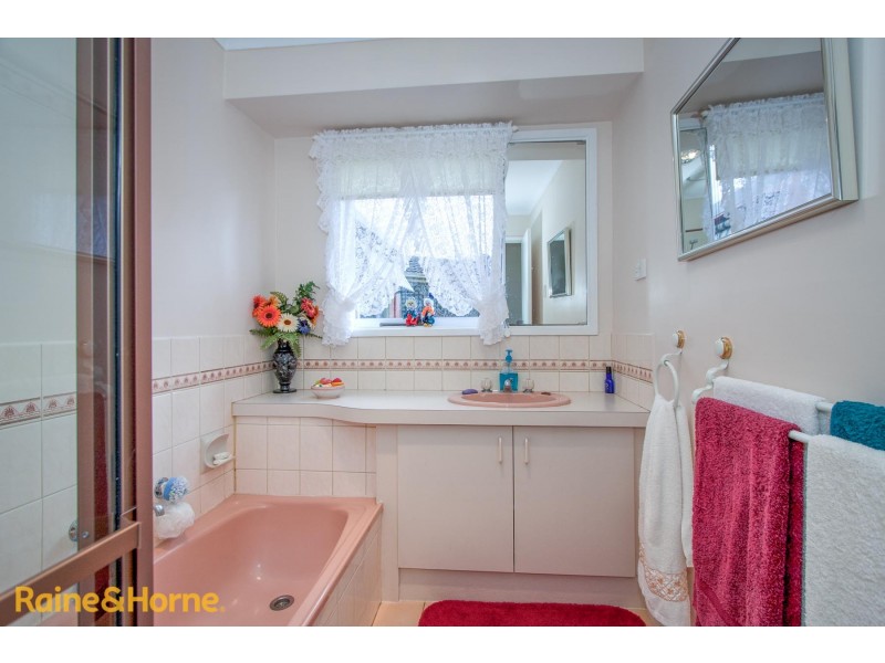 36 Muirfield Drive, Sunbury VIC 3429