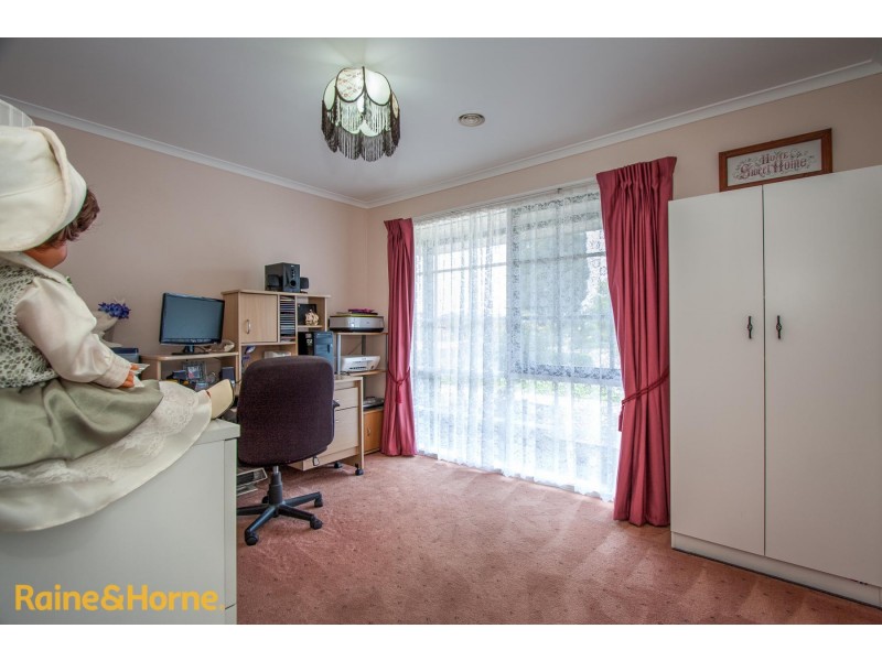 36 Muirfield Drive, Sunbury VIC 3429