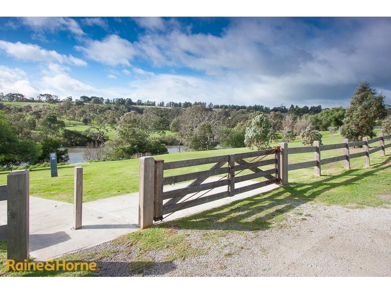 16 Aitken Street, Sunbury VIC 3429