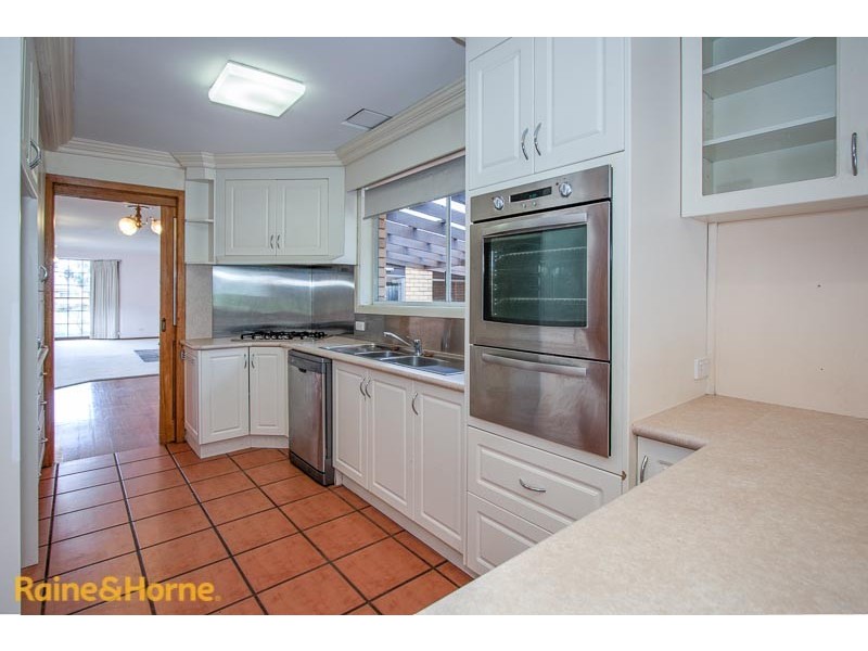 16 Aitken Street, Sunbury VIC 3429