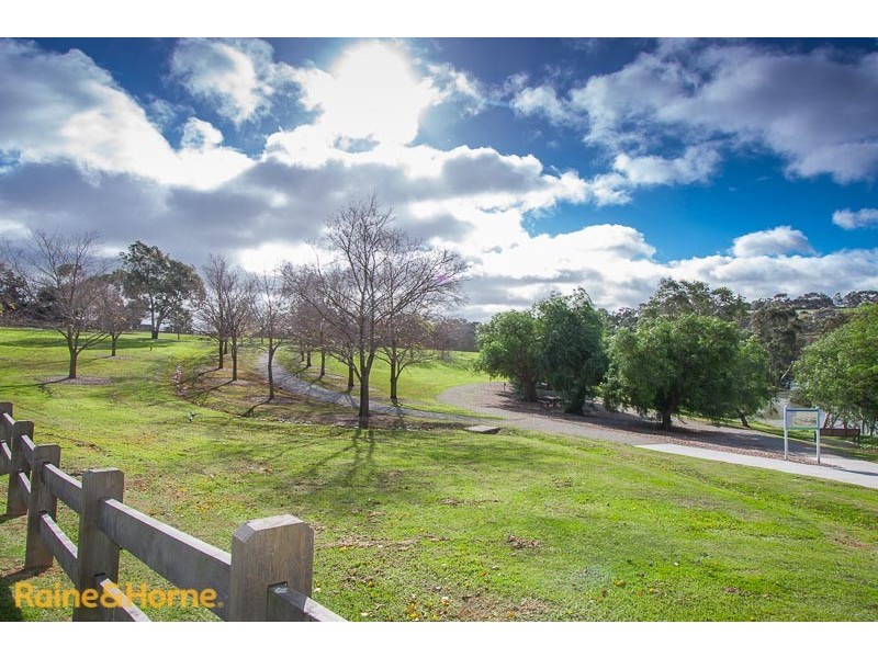 16 Aitken Street, Sunbury VIC 3429