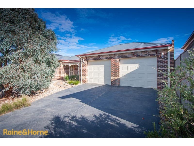 11 Seagull Place, Sunbury VIC 3429