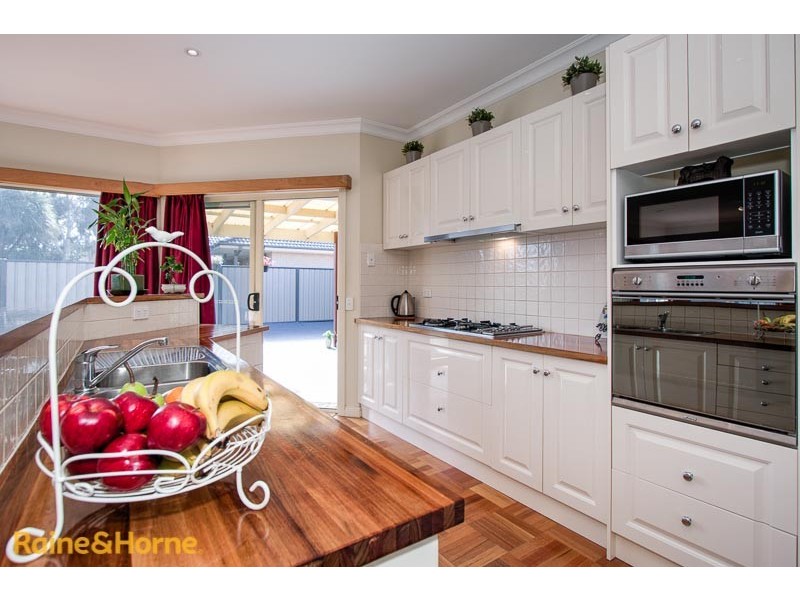 11 Seagull Place, Sunbury VIC 3429