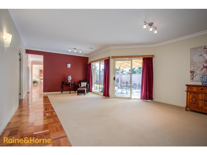 11 Seagull Place, Sunbury VIC 3429