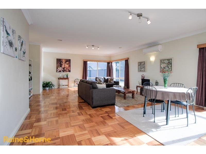 11 Seagull Place, Sunbury VIC 3429
